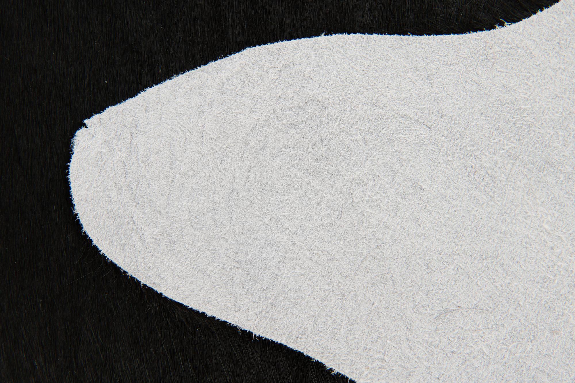 1' 8 x 2' 6 Cowhide Leather Rug