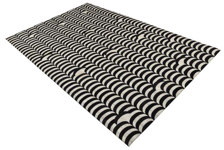5' 2 x 8' Cowhide Rug