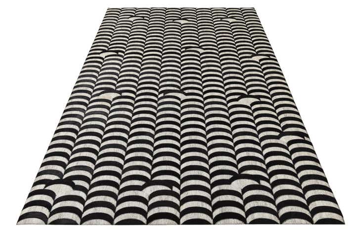 5' 2 x 8' Cowhide Rug