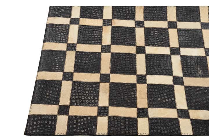 2' 1 x 3' 1 Cowhide Rug