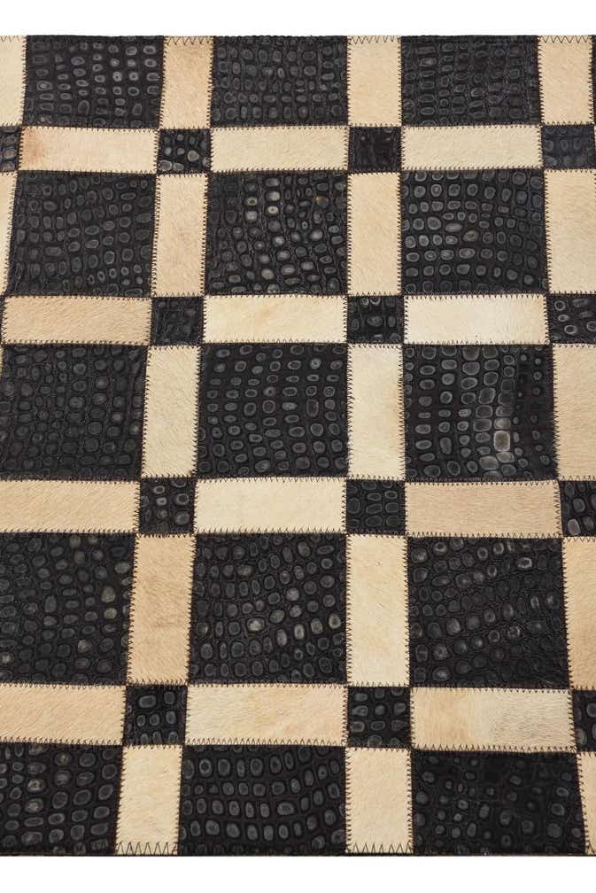 2' 1 x 3' 1 Cowhide Rug