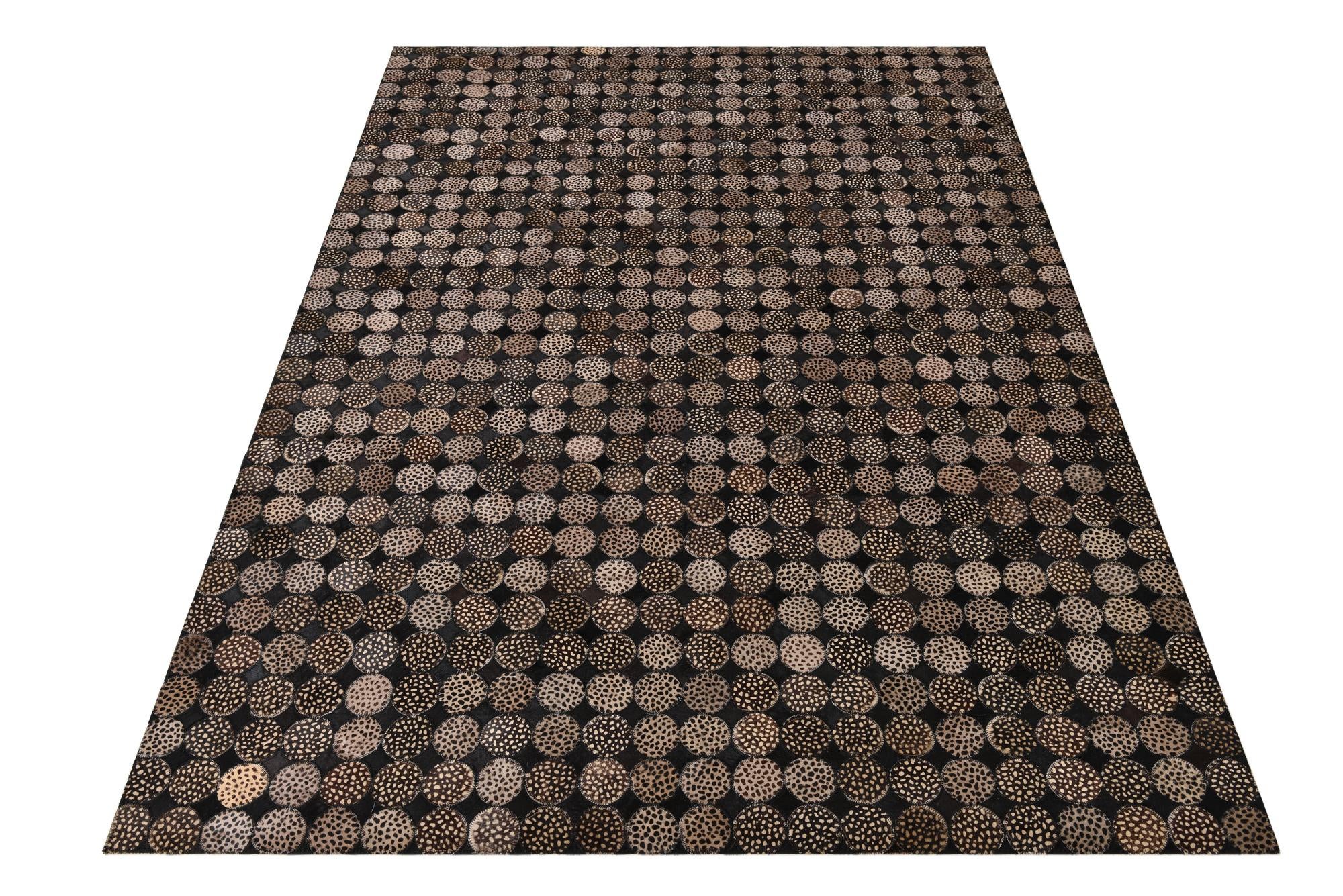 4' 8 x 6' 8 Cowhide Rug