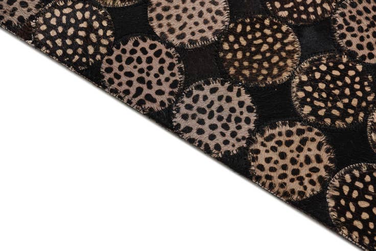 Detail image of 4' 8 x 6' 8 Cowhide Rug
