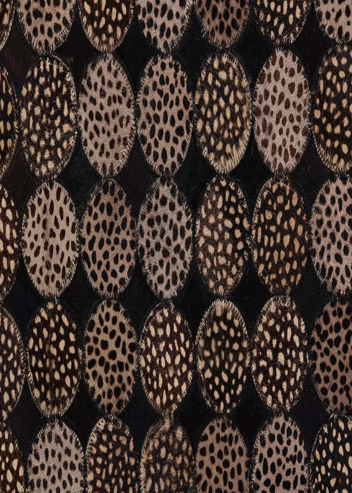 4' 8 x 6' 8 Cowhide Rug