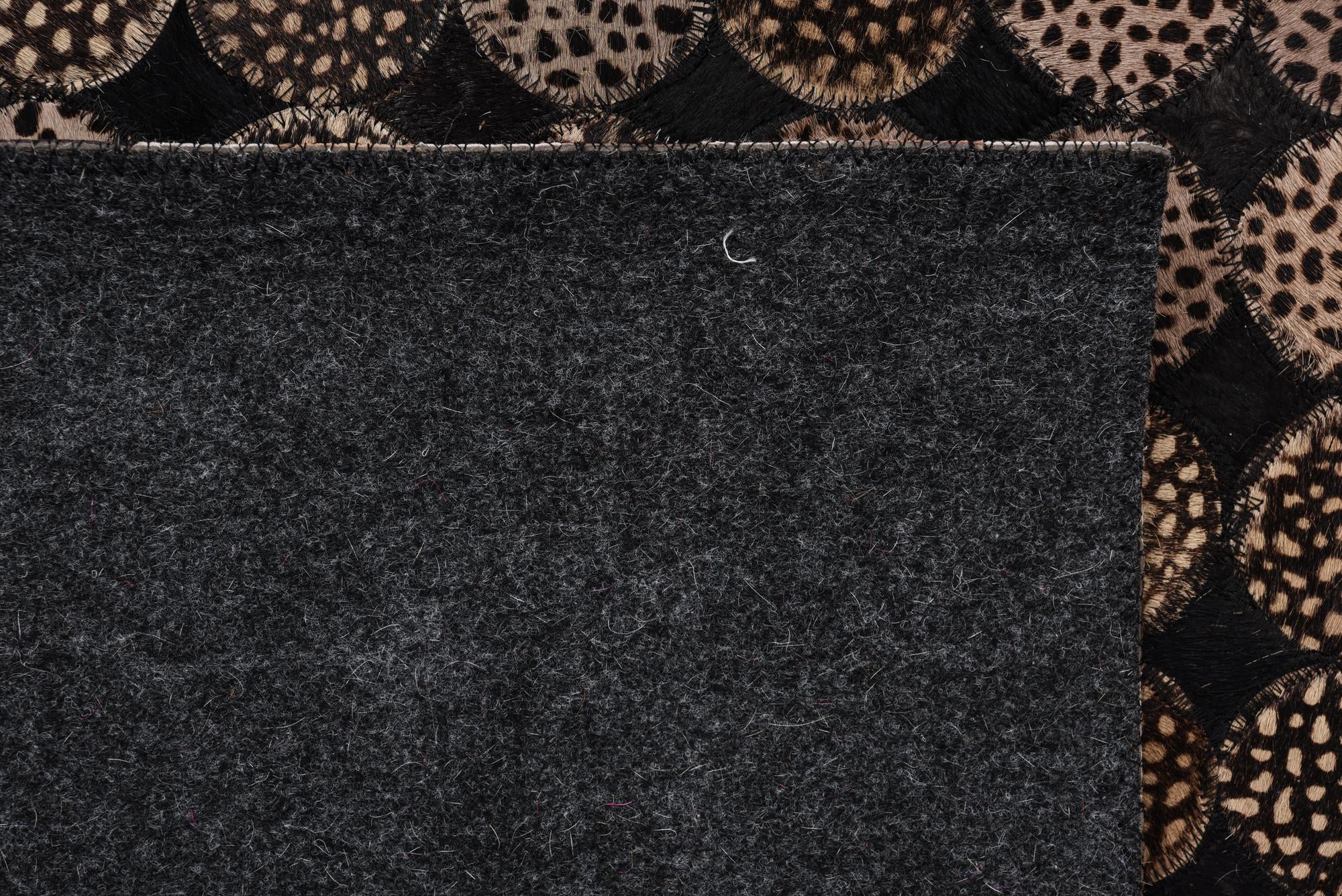 4' 8 x 6' 8 Cowhide Rug
