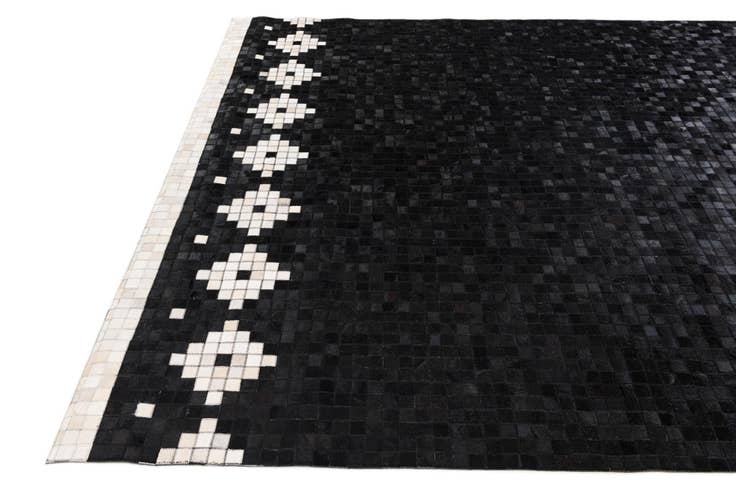 Detail image of 8' x 10' 1 Cowhide Stocks Rug