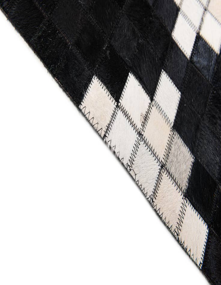 Detail image of 8' x 10' 1 Cowhide Stocks Rug