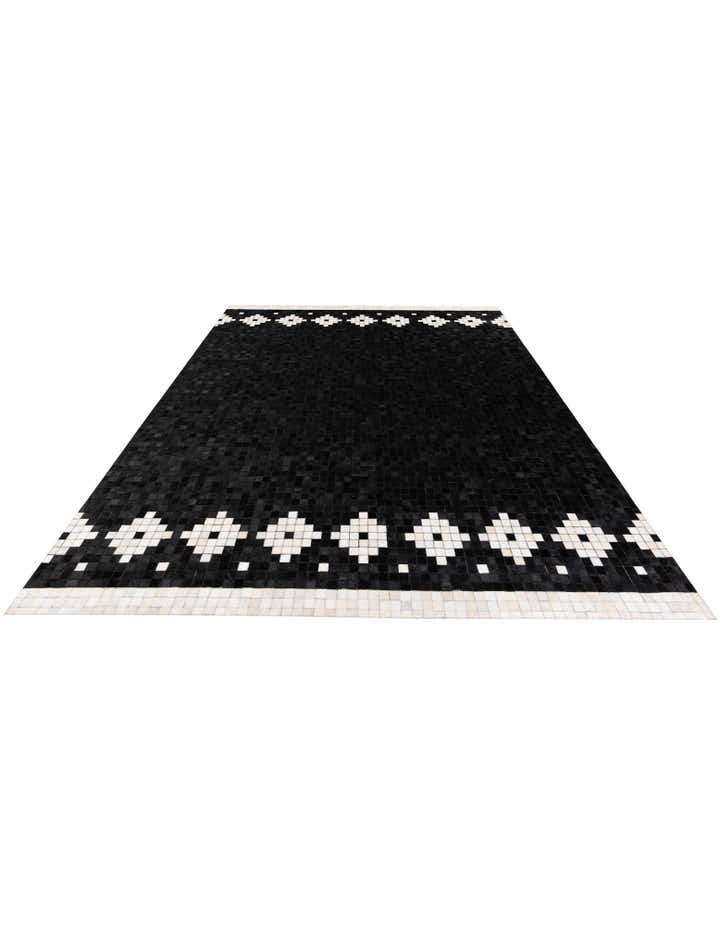 8' 2 x 10' Cowhide Stocks Rug