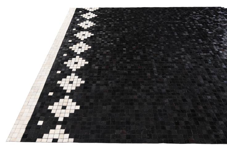 Detail image of 8' 2 x 10' Cowhide Stocks Rug