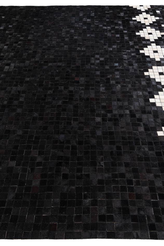 Detail image of 8' 2 x 10' Cowhide Stocks Rug