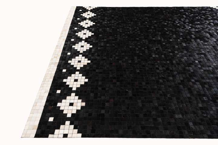 8' 2 x 10' Cowhide Stocks Rug
