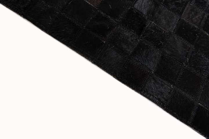 8' 2 x 10' Cowhide Stocks Rug