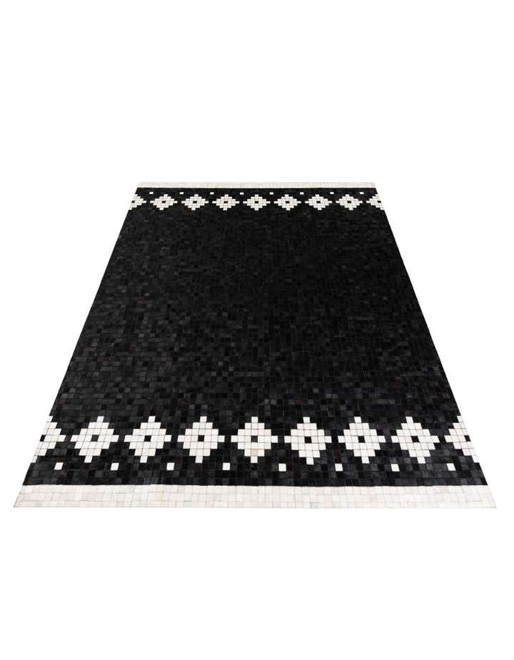 8' 2 x 10' Cowhide Stocks Rug