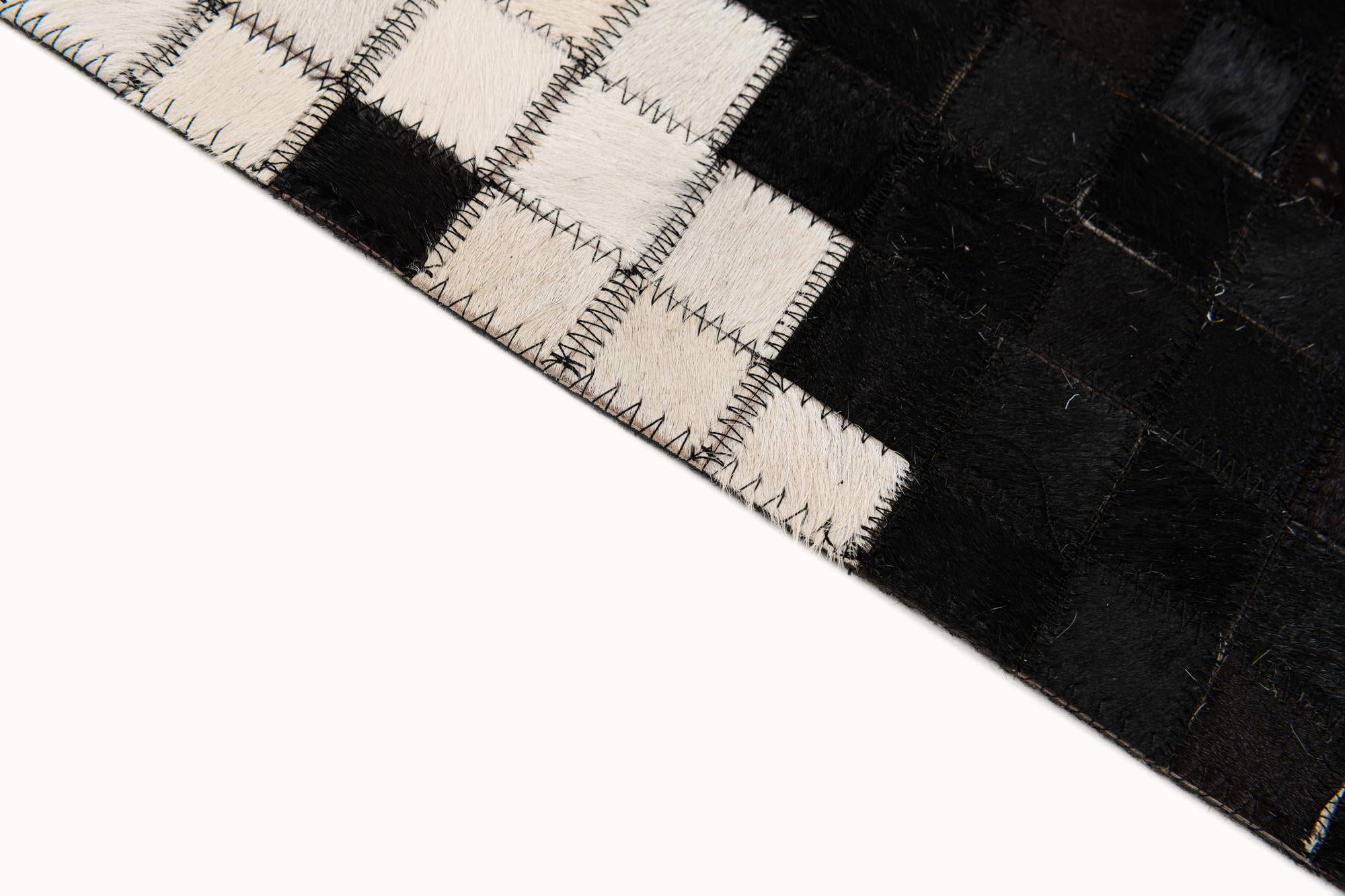 8' 2 x 10' Cowhide Stocks Rug