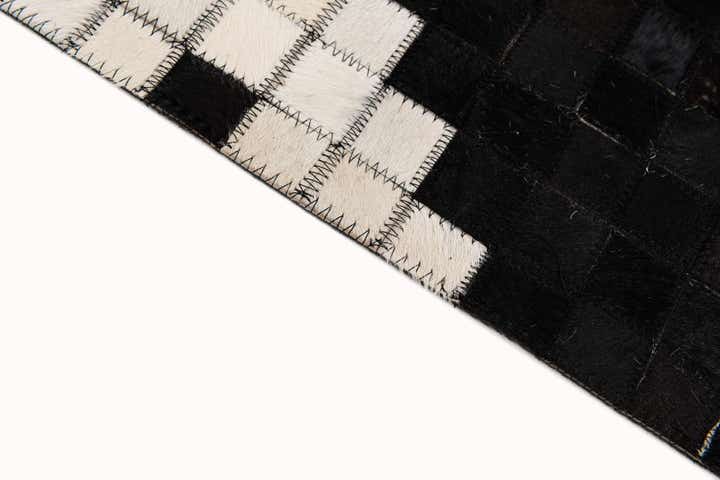 8' 2 x 10' Cowhide Stocks Rug