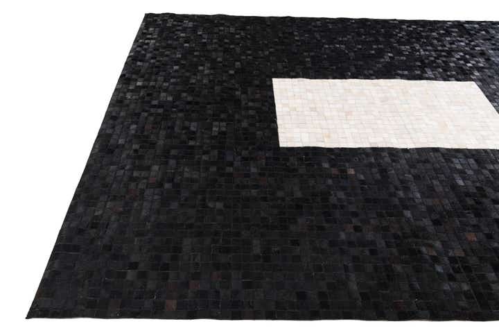 8' 1 x 10' Cowhide Stocks Rug