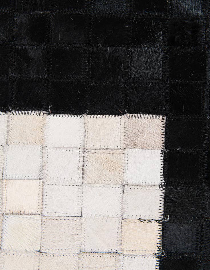 Detail image of 8' 1 x 10' Cowhide Stocks Rug