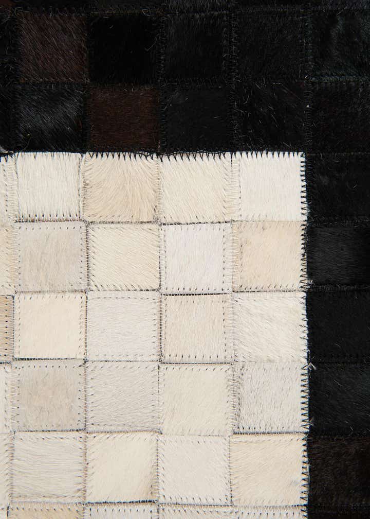 8' 2 x 10' Cowhide Stocks Rug