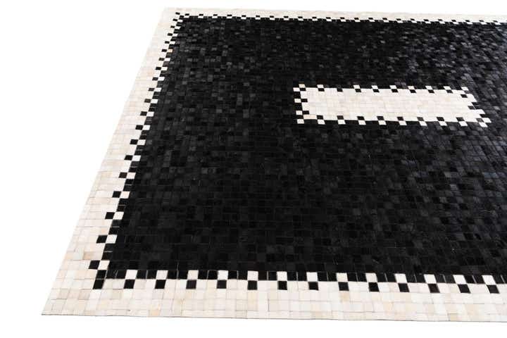 8' 2 x 10' Cowhide Stocks Rug