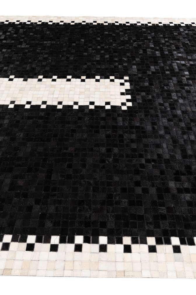 8' 2 x 10' Cowhide Stocks Rug