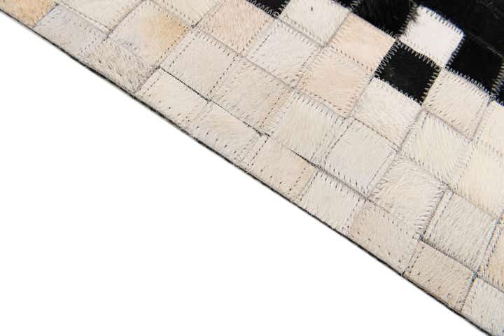 8' 2 x 10' Cowhide Stocks Rug