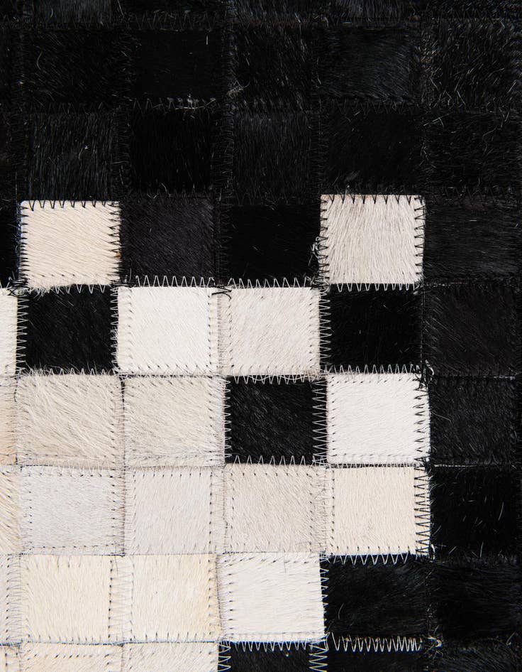 Detail image of 8' 2 x 10' Cowhide Stocks Rug