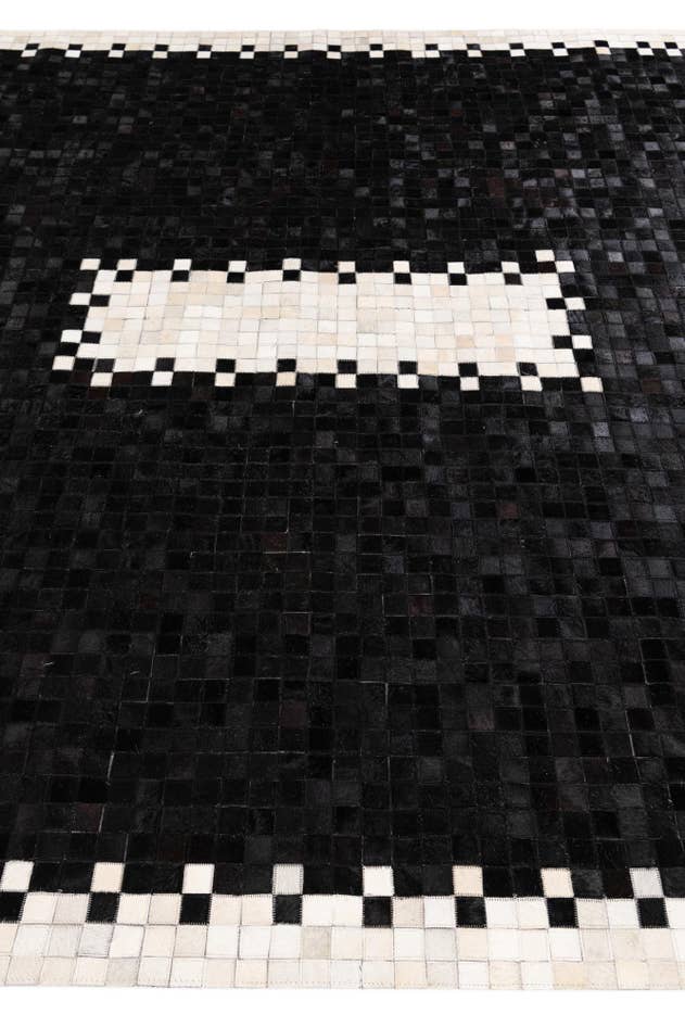 Detail image of 8' x 10' 3 Cowhide Stocks Rug