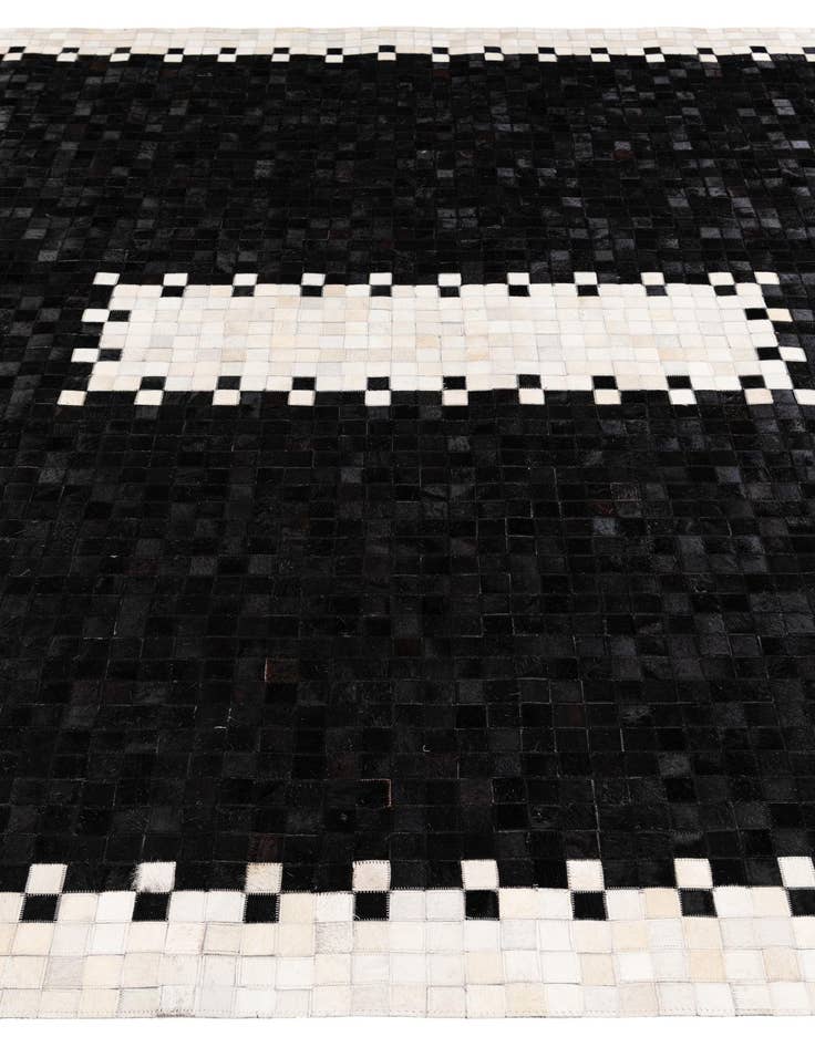 Detail image of 8' 2 x 10' Cowhide Stocks Rug