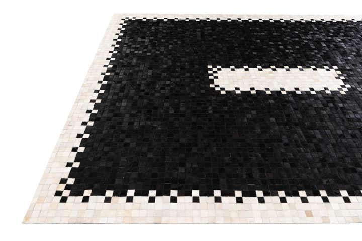 8' 1 x 10' Cowhide Stocks Rug