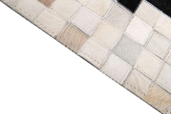 8' 1 x 10' Cowhide Stocks Rug