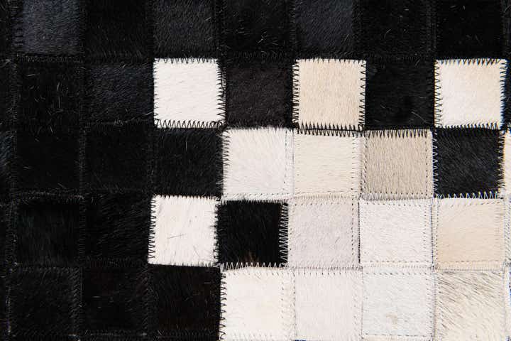 8' 1 x 10' Cowhide Stocks Rug