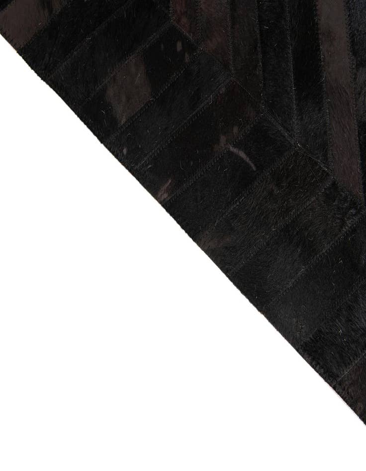 Detail image of 6' x 9' Cowhide Stocks Rug