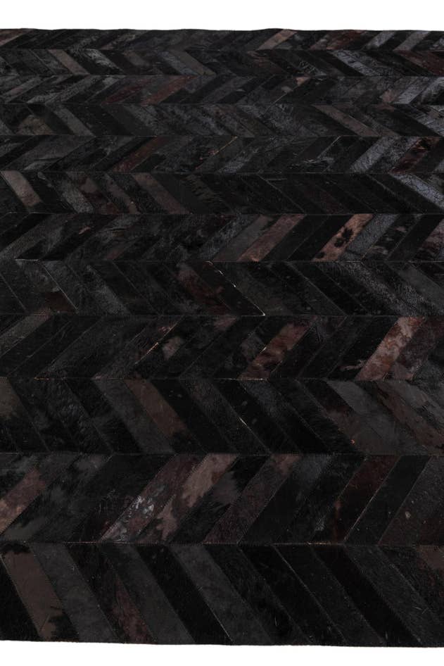 Detail image of 6' x 8' 10 Cowhide Stocks Rug