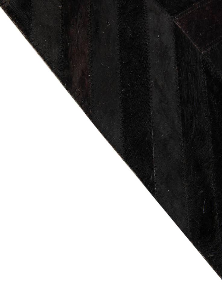 Detail image of 6' x 8' 10 Cowhide Stocks Rug