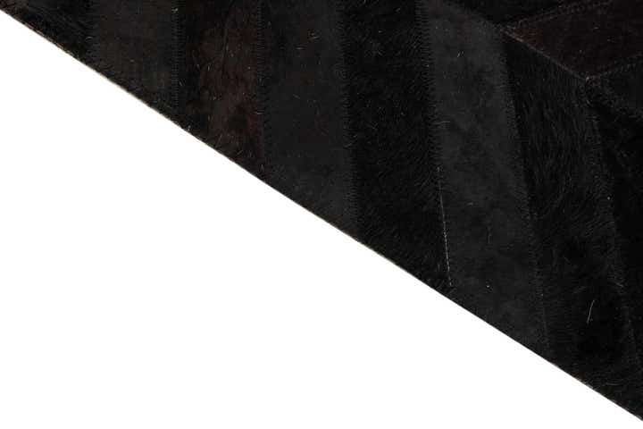 6' x 8' 10 Cowhide Stocks Rug