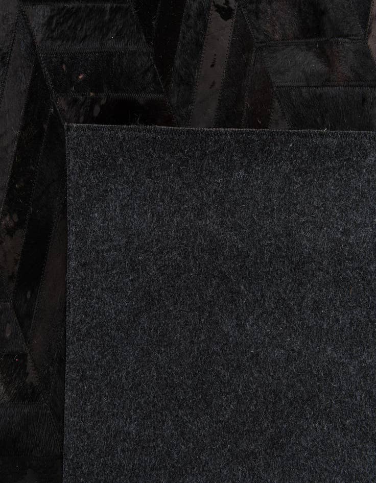 Detail image of 6' x 9' Cowhide Stocks Rug