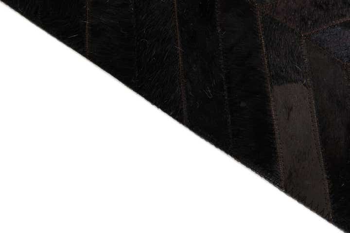 6' x 9' Cowhide Stocks Rug