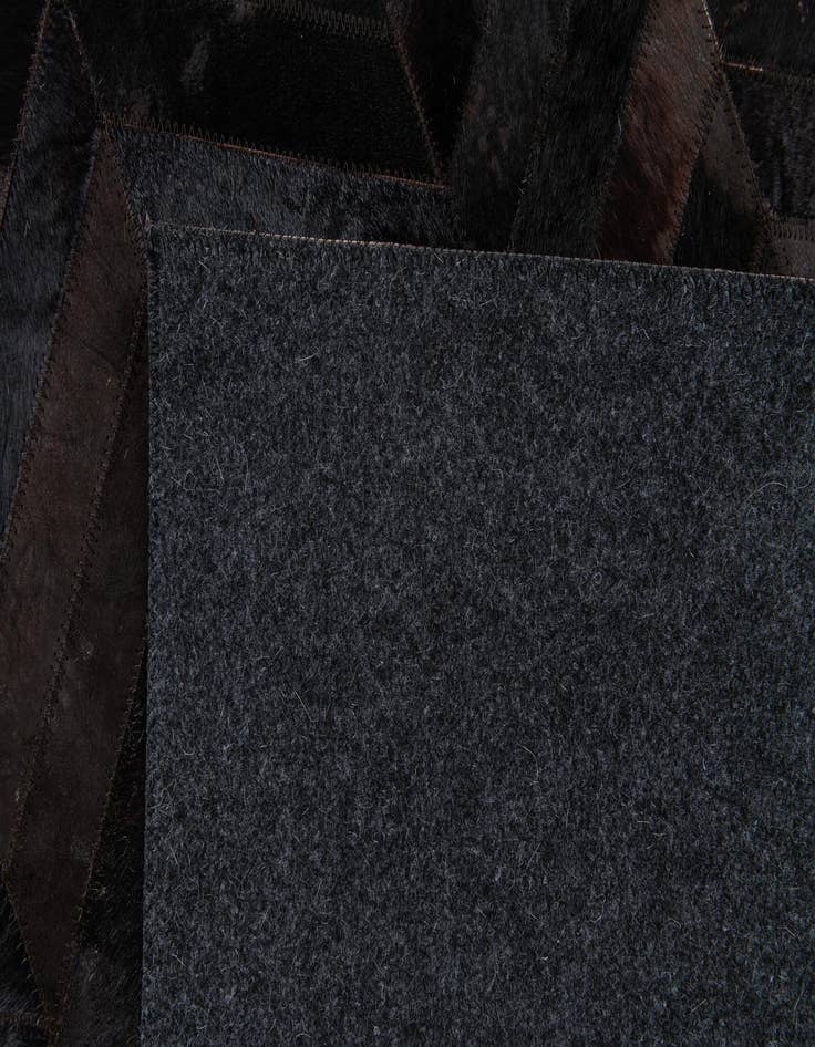 Detail image of 6' x 9' Cowhide Stocks Rug