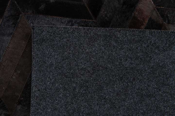 6' x 9' Cowhide Stocks Rug