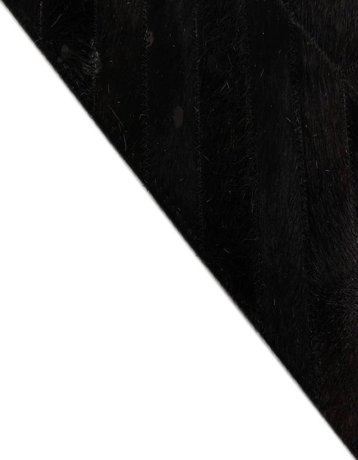 Detail image of 6' x 9' Cowhide Stocks Rug