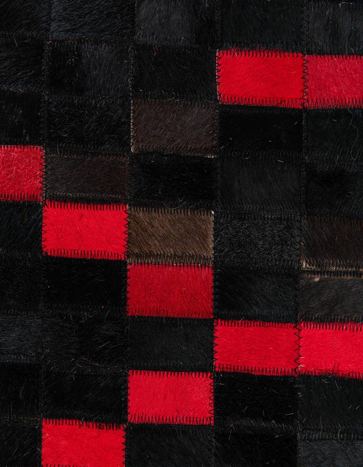 Detail image of 5' x 7' 11 Cowhide Stocks Rug