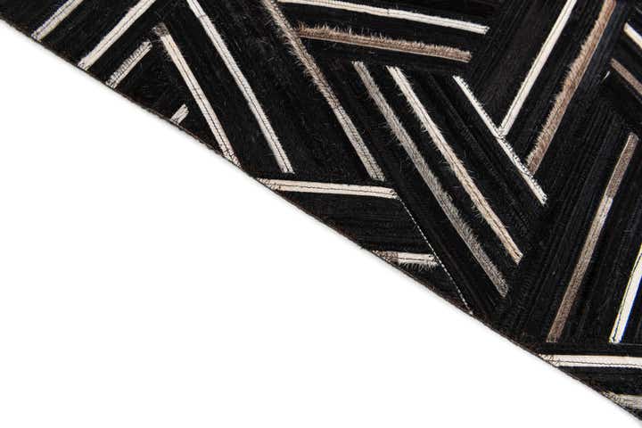 5' 1 x 7' 11 Cowhide Stocks Rug