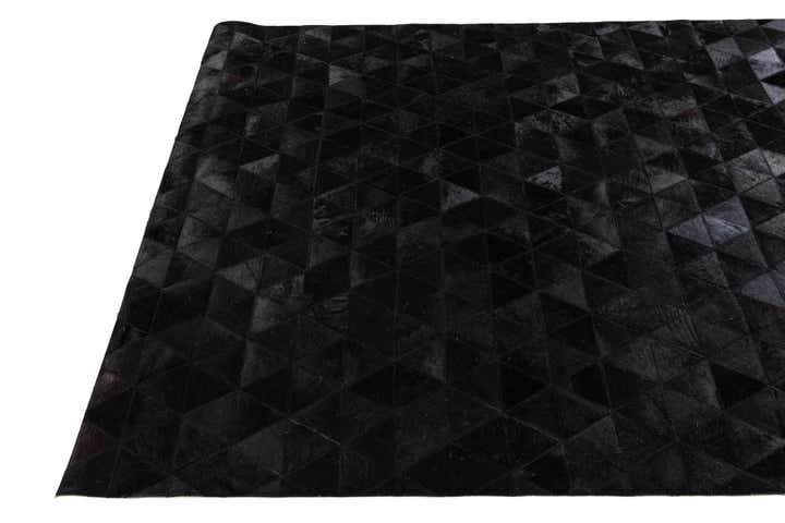 5' x 8' Cowhide Stocks Rug