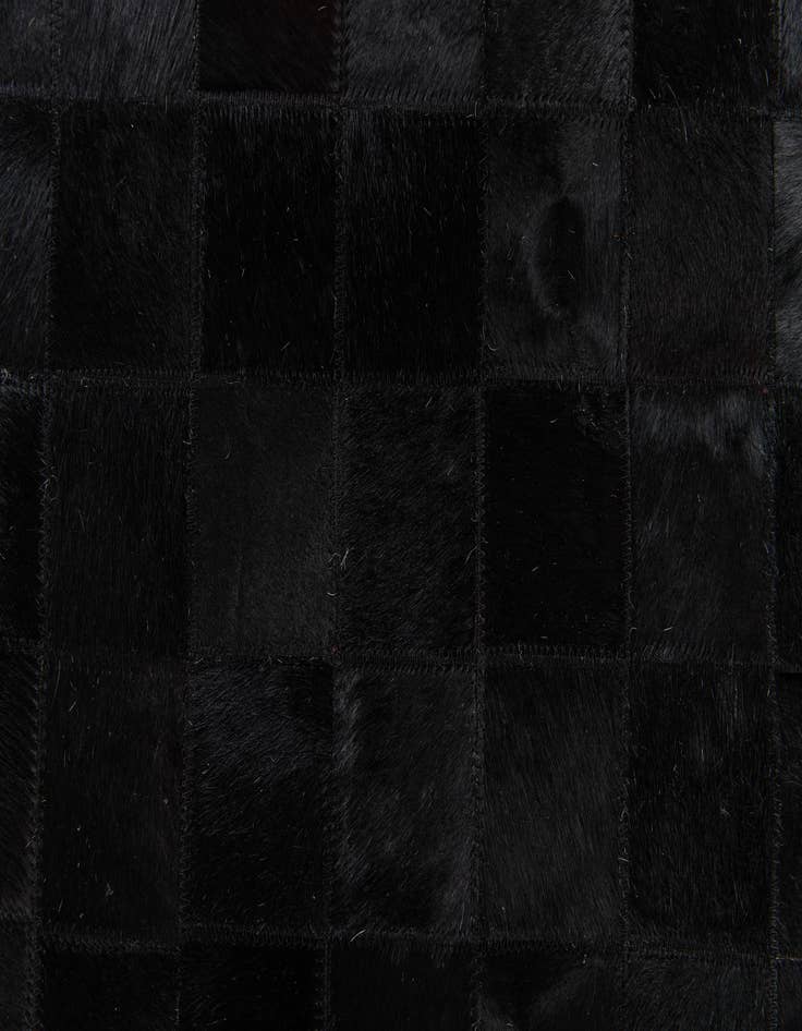 Detail image of 5' x 7' 10 Cowhide Stocks Rug