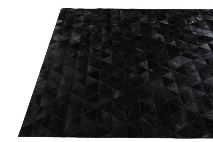 5' x 8' Cowhide Stocks Rug