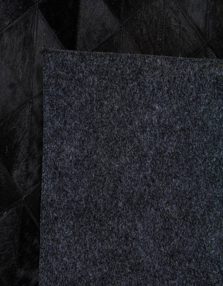 Detail image of 5' x 8' 1 Cowhide Stocks Rug