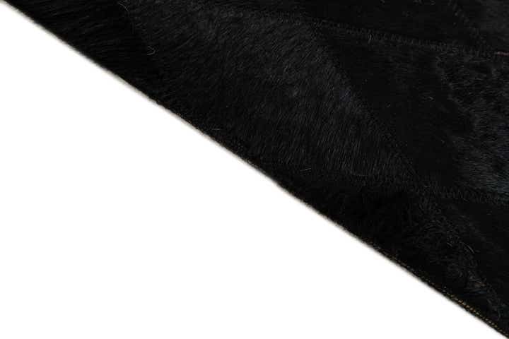 5' 1 x 8' Cowhide Stocks Rug