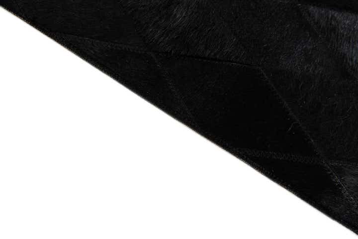 5' 2 x 8' Cowhide Stocks Rug