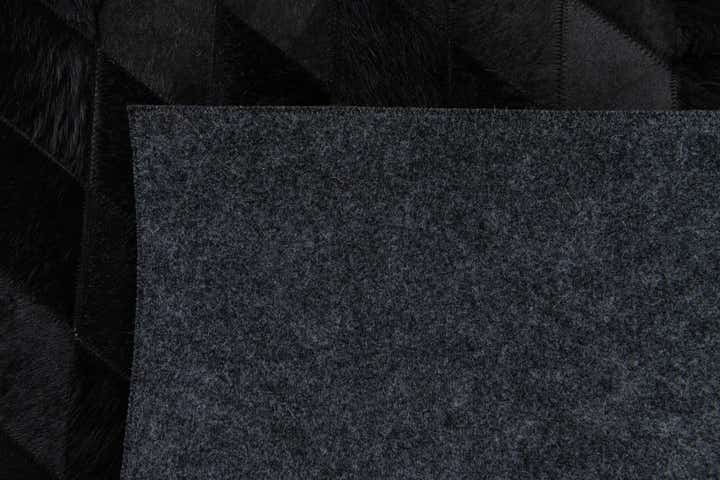 5' 2 x 8' Cowhide Stocks Rug