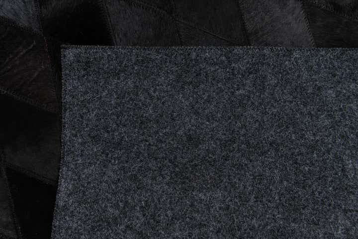 5' 2 x 8' Cowhide Stocks Rug